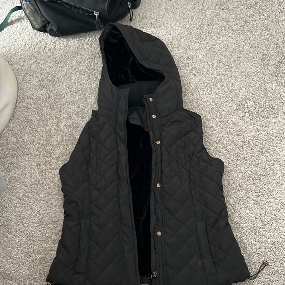 Size Small Black Fleece Lined Vest